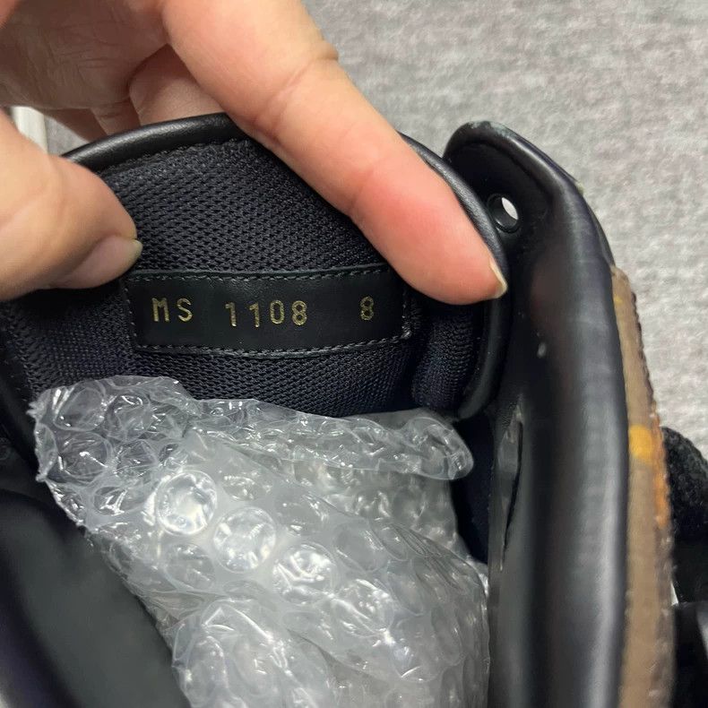 Louis Vuitton Louis Vuitton High Top Sneakers with Crystals Size US 8 / EU 41 - 4 Thumbnail