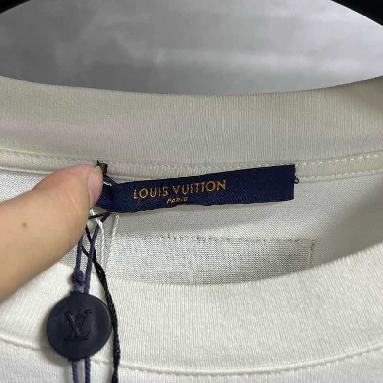 Louis Vuitton Louis Vuitton White Printed Short Sleeve T-Shirt Size US M / EU 48-50 / 2 - 2 Thumbnail
