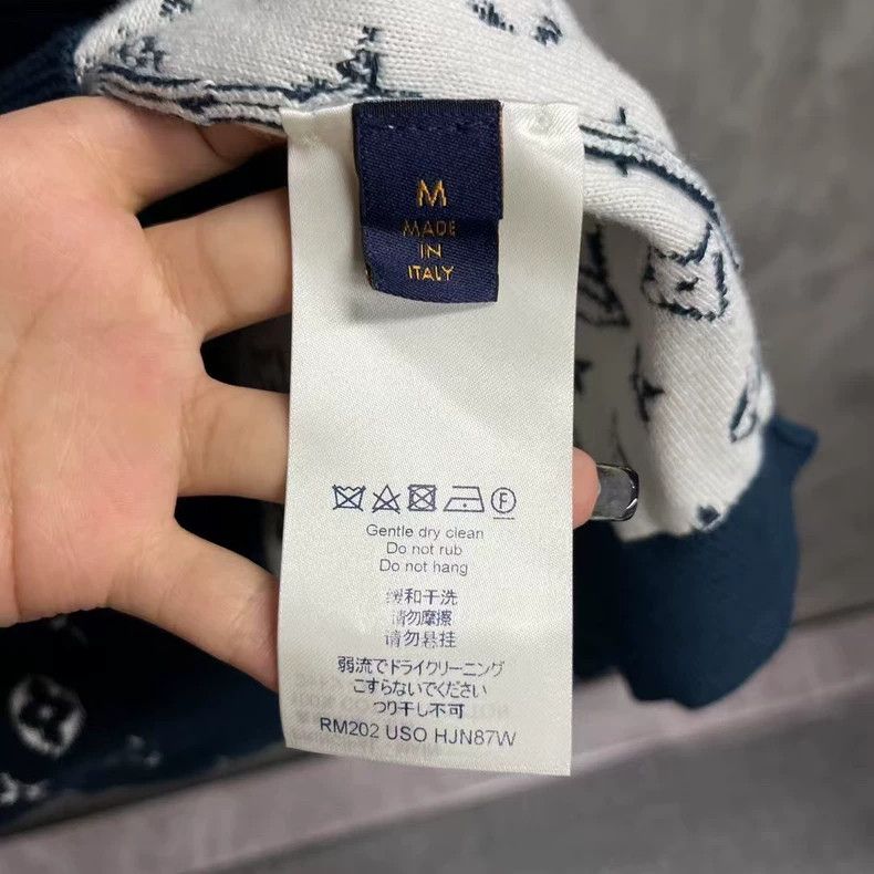 Louis Vuitton Louis Vuitton Blue Logo Sweater with Gradation Size US M / EU 48-50 / 2 - 3 Thumbnail