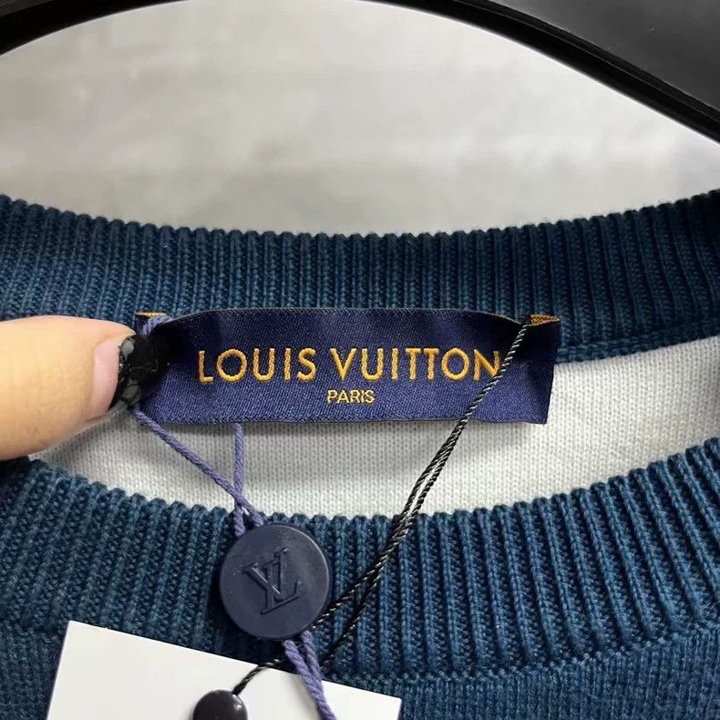 Louis Vuitton Louis Vuitton Blue Logo Long Sleeve Sweater Size US M / EU 48-50 / 2 - 2 Thumbnail