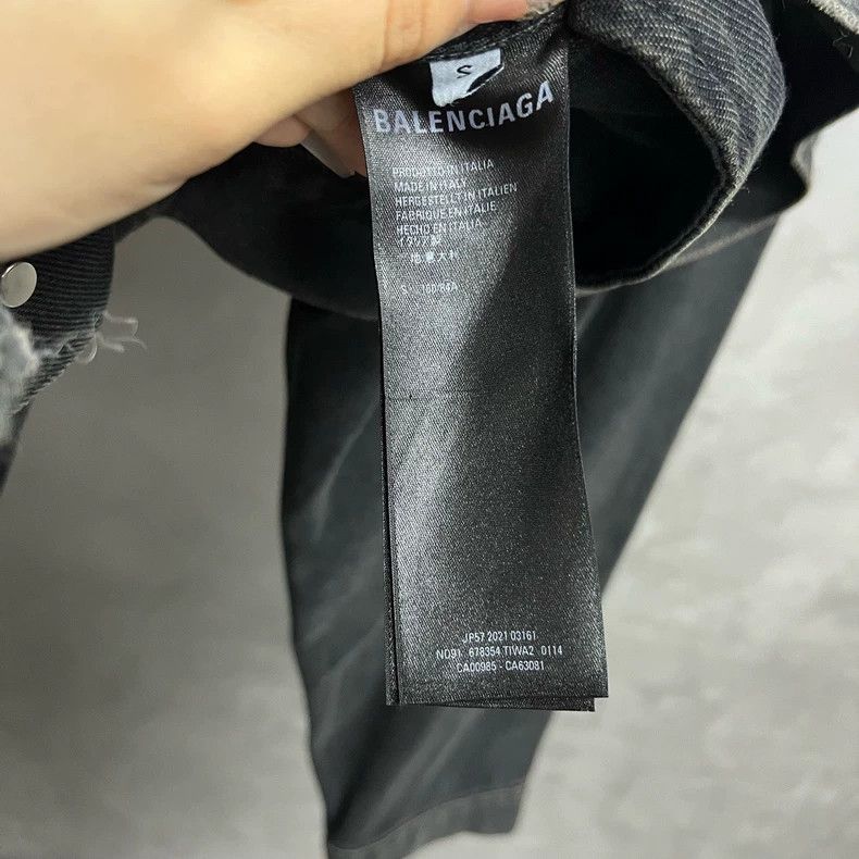Balenciaga Balenciaga Black Denim Jacket with Graffiti Design Size US S / EU 44-46 / 1 - 6 Thumbnail