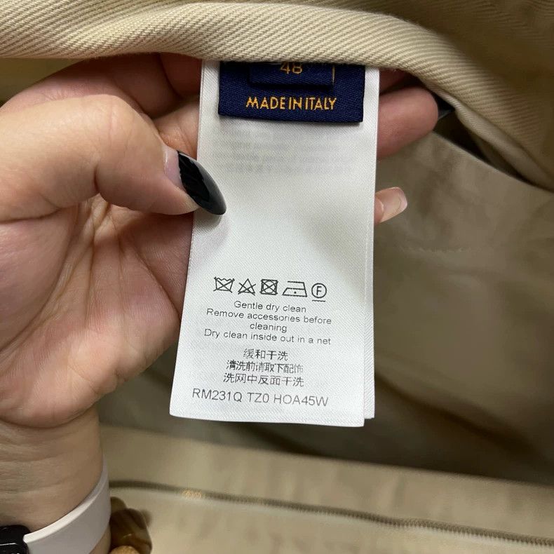 Louis Vuitton Louis Vuitton Beige Jacket with Detachable Collar Size US L / EU 52-54 / 3 - 3 Thumbnail