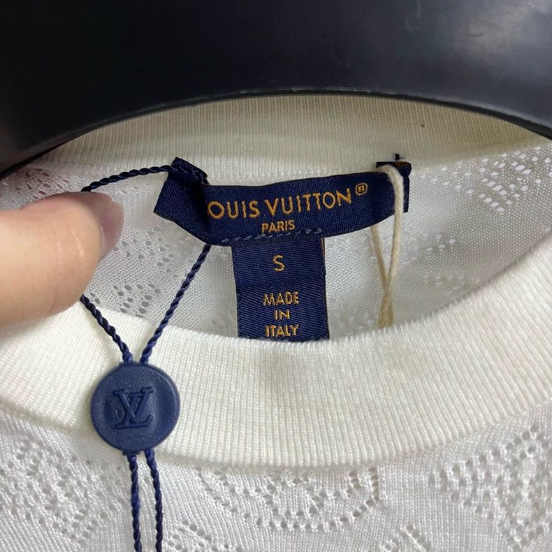 Louis Vuitton Louis Vuitton White Long Sleeve Crewneck Sweater Size US S / EU 44-46 / 1 - 2 Thumbnail