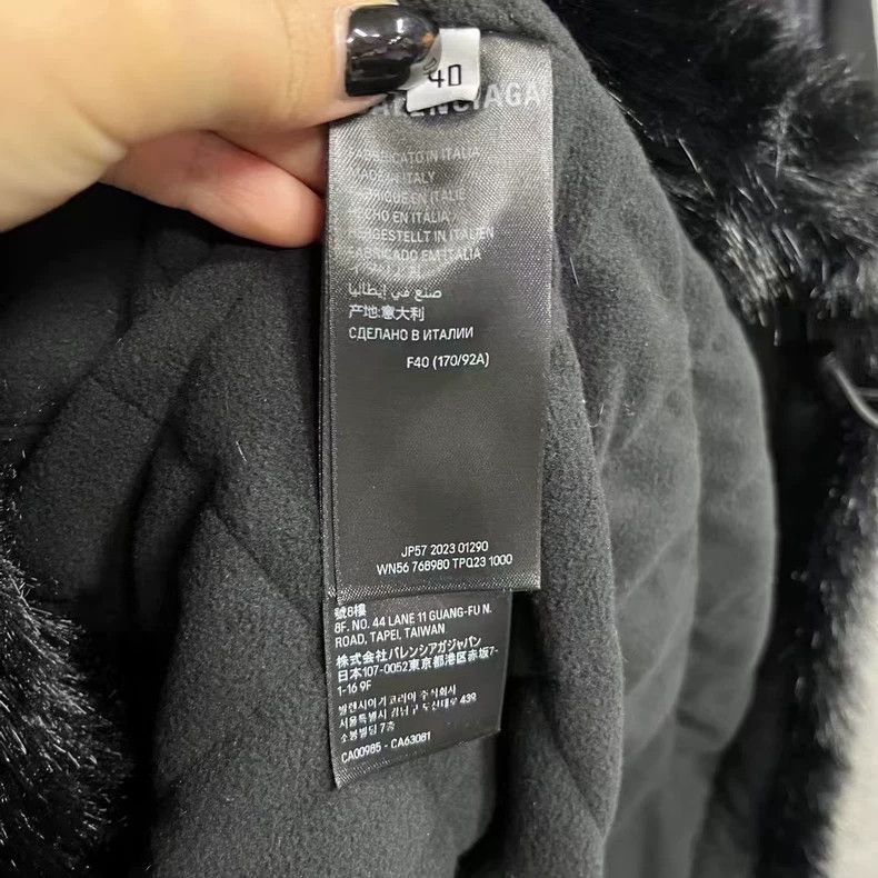 Balenciaga Balenciaga Black High Neck Casual Faux Fur Size US M / EU 48-50 / 2 - 5 Thumbnail