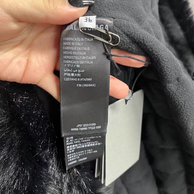 Balenciaga Balenciaga Black High Neck Casual Faux Fur Size US M / EU 48-50 / 2 - 3 Thumbnail