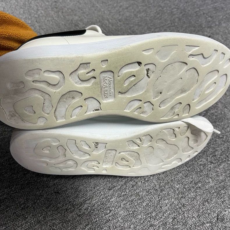 Alexander McQueen Alexander McQueen Smooth Leather Low-Top Sneakers Size US 7 / EU 40 - 5 Thumbnail