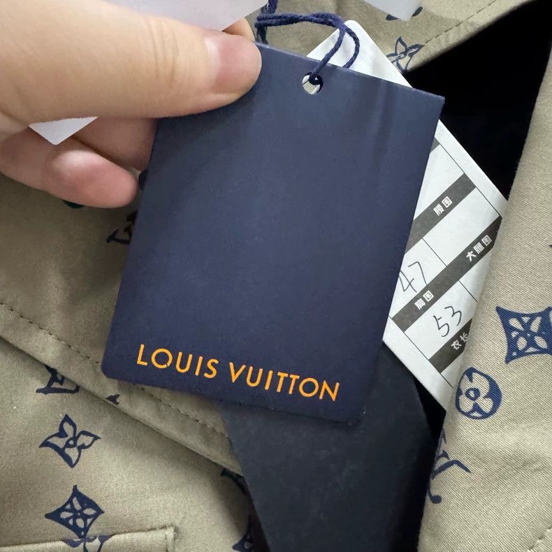 Louis Vuitton Louis Vuitton Beige Striped Coat Size 46-52 Size US XL / EU 56 / 4 - 4 Thumbnail
