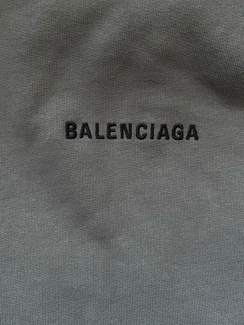 Balenciaga Balenciaga Logo Long Sleeve Hoodie Size US L / EU 52-54 / 3 - 4 Thumbnail