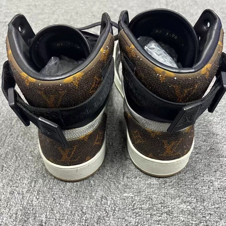 Louis Vuitton Louis Vuitton Black and White High-Top Sneakers Size US 8 / EU 41 - 3 Thumbnail