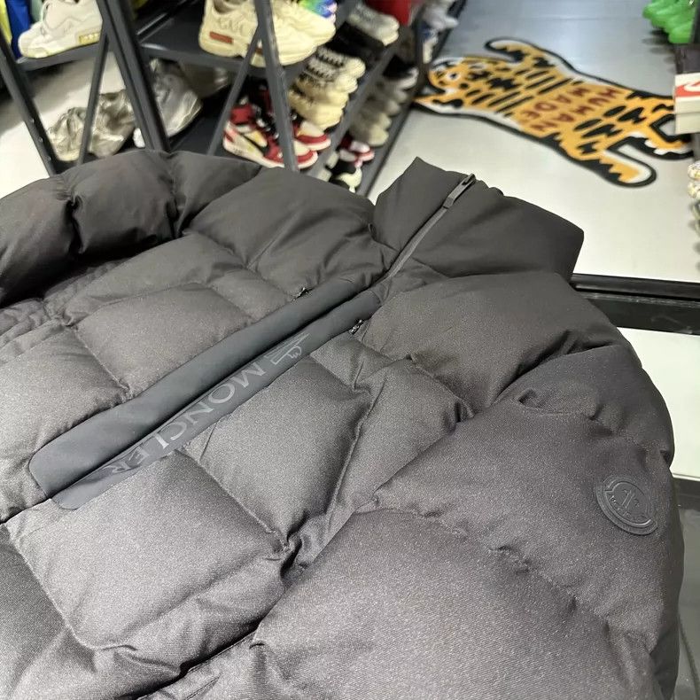 Moncler Moncler Blavet Short Down Jacket Technology Size US L / EU 52-54 / 3 - 3 Thumbnail