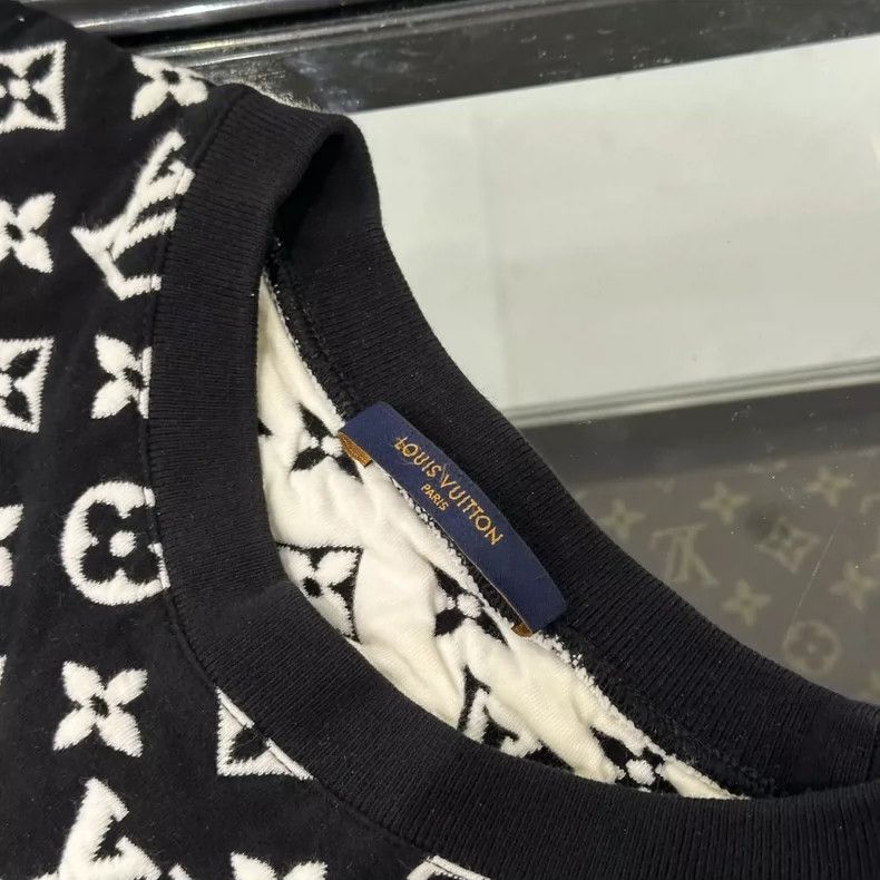 Louis Vuitton Louis Vuitton Graphic Pattern Sweatshirt for Men Size US M / EU 48-50 / 2 - 4 Thumbnail