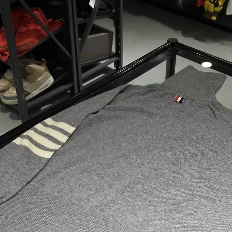 Thom Browne Thom Browne Gray Striped Sweater Size 4 Size US M / EU 48-50 / 2 - 3 Thumbnail