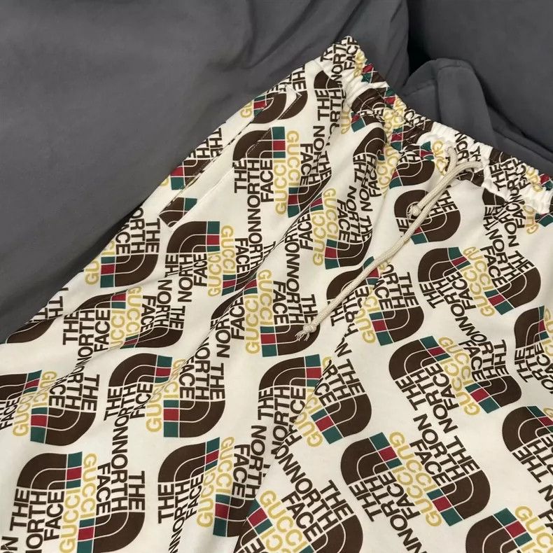 Gucci Gucci x The North Face Printed Shorts Size US 26 / EU 42 - 3 Thumbnail