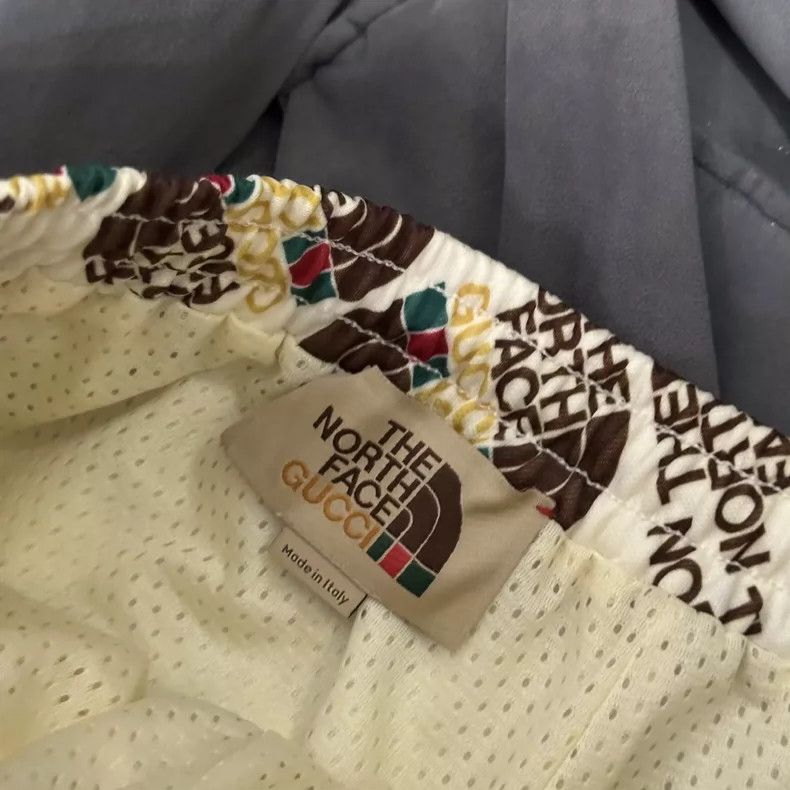 Gucci Gucci x The North Face Printed Shorts Size US 26 / EU 42 - 4 Thumbnail