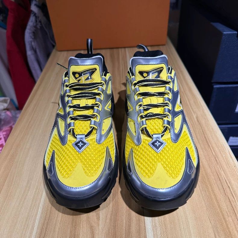 Louis Vuitton Louis Vuitton Runner Tactic Yellow Size 42.5 Size US 9.5 / EU 42-43 - 2 Thumbnail