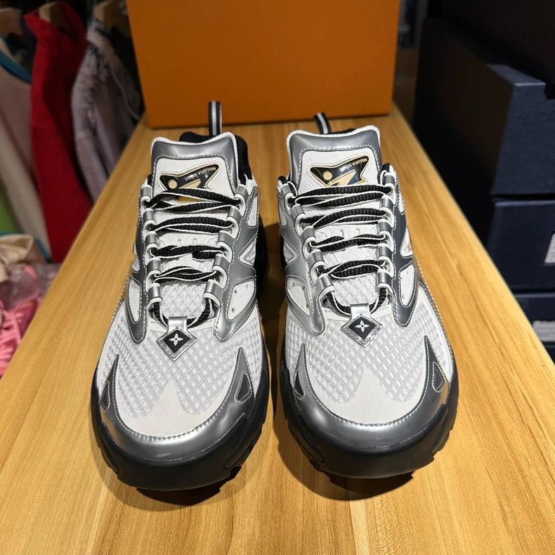 Louis Vuitton Louis Vuitton Runner Tatic Sneakers Size 42.5 Size US 9.5 / EU 42-43 - 2 Thumbnail