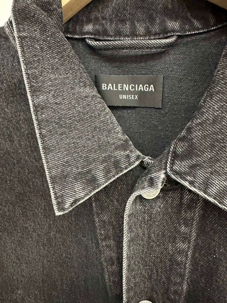 Balenciaga Balenciaga Back Rhinestone Denim Jacket Size L Size US L / EU 52-54 / 3 - 3 Thumbnail