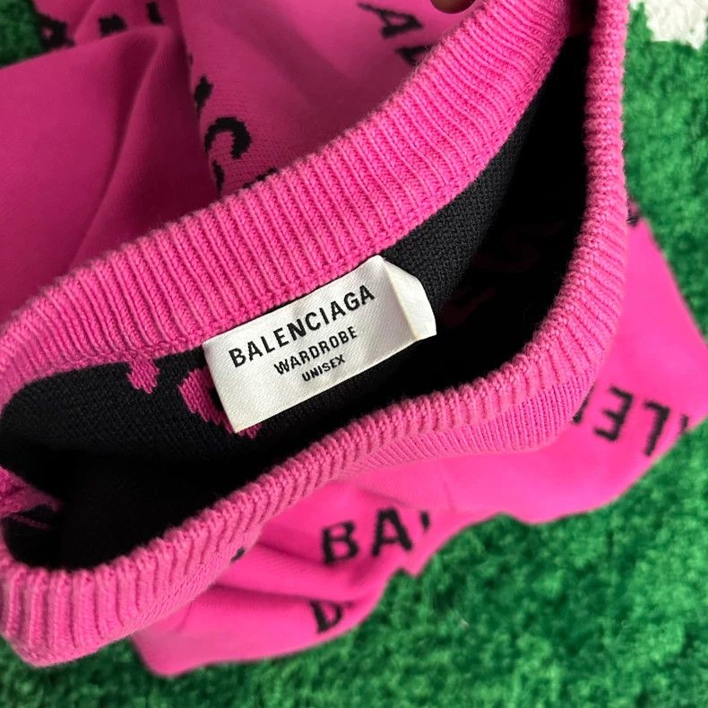 Balenciaga Balenciaga Pink Sweater Size L Size US L / EU 52-54 / 3 - 3 Thumbnail