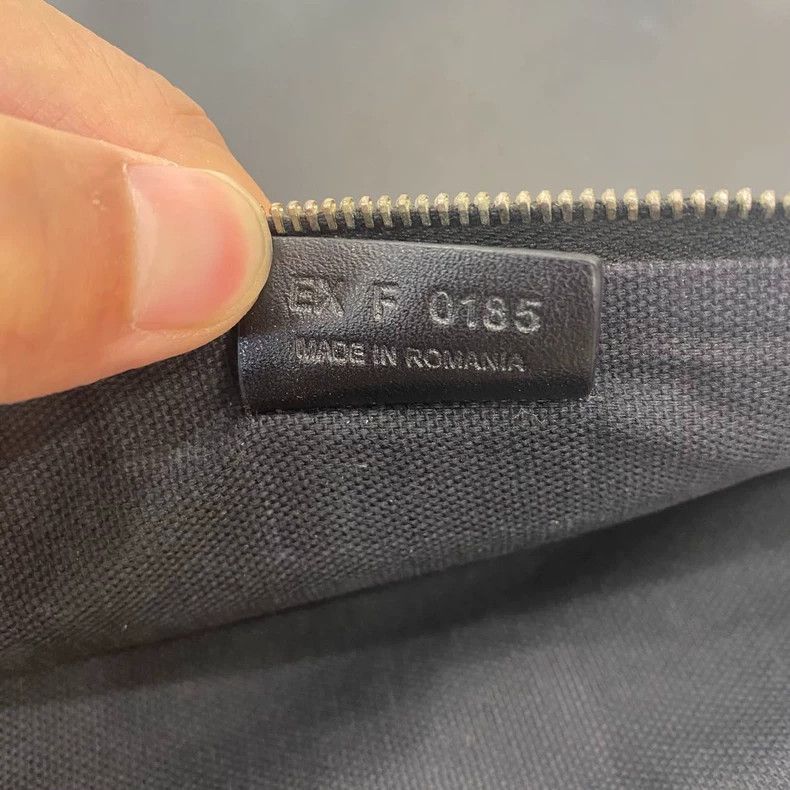 Givenchy Givenchy Classic Hand Clutch Bag Size ONE SIZE - 4 Thumbnail