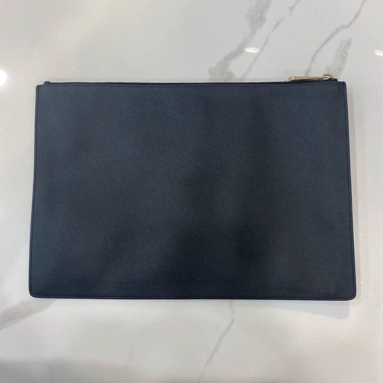 Givenchy Givenchy Classic Hand Clutch Bag Size ONE SIZE - 2 Thumbnail