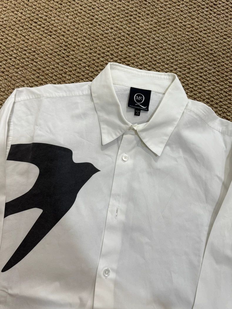Alexander McQueen Alexander McQueen White Shirt with Swallow Design Size US L / EU 52-54 / 3 - 3 Thumbnail