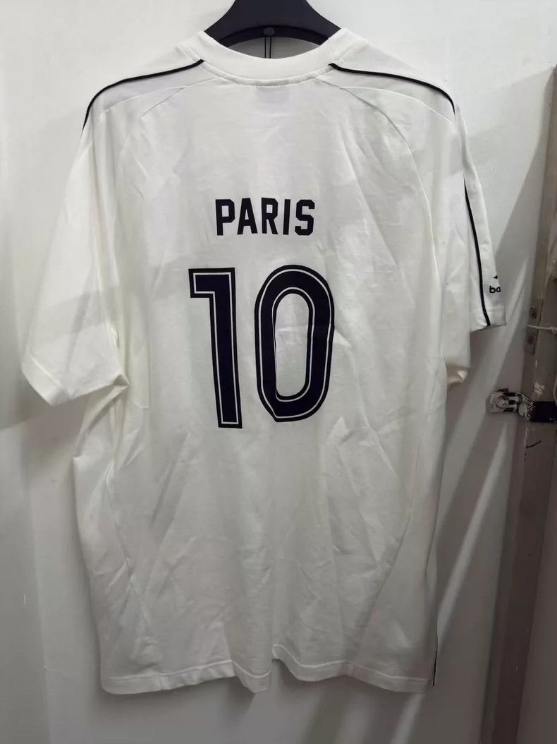 Balenciaga Balenciaga White Manchester United Short Sleeve Shirt Size US XL / EU 56 / 4 - 2 Thumbnail