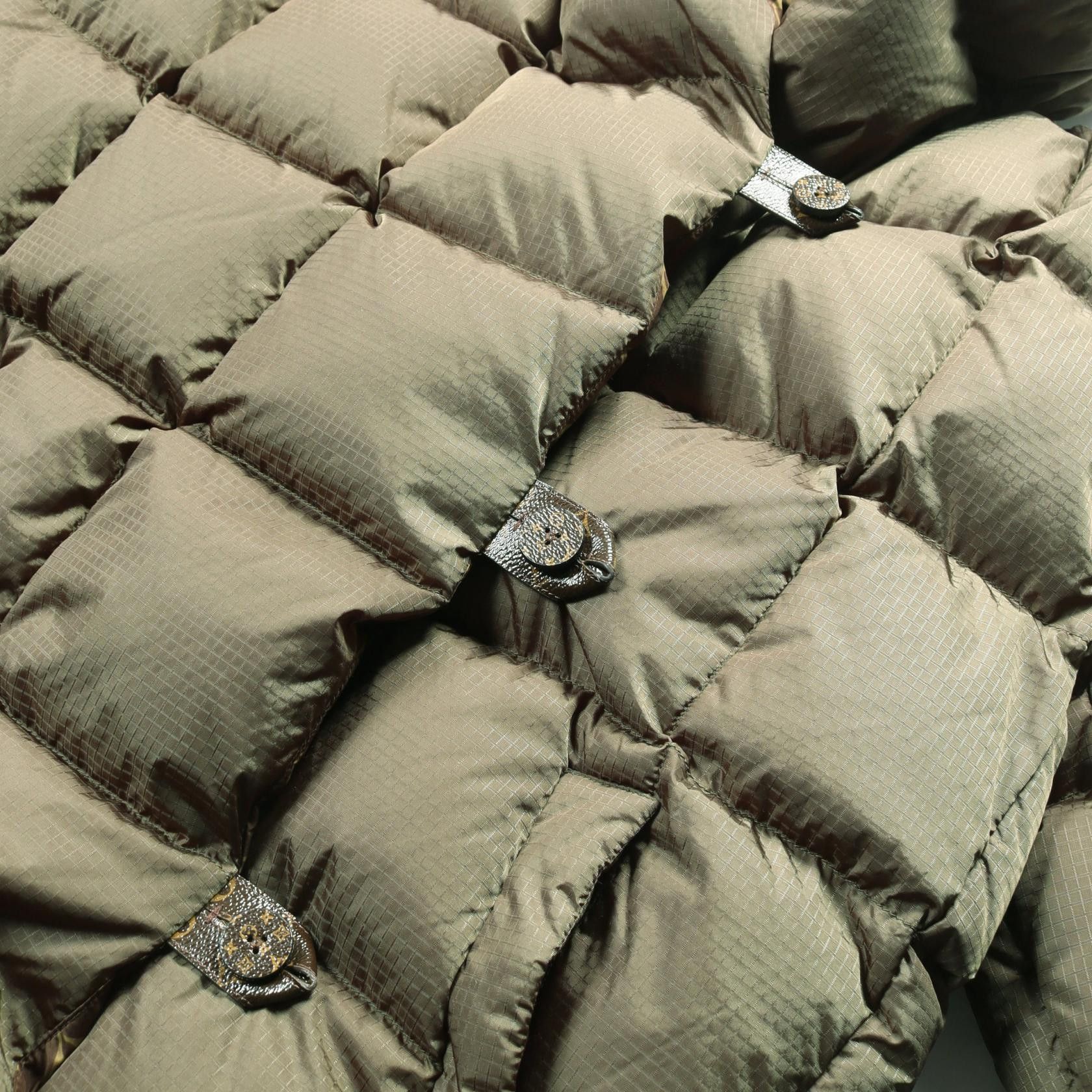 Louis Vuitton Louis Vuitton Louis Vuitton Monogram Nylon Down Jacket Canvas Outerwear RW212W E54 FLOW16 Size ONE SIZE - 8 Thumbnail