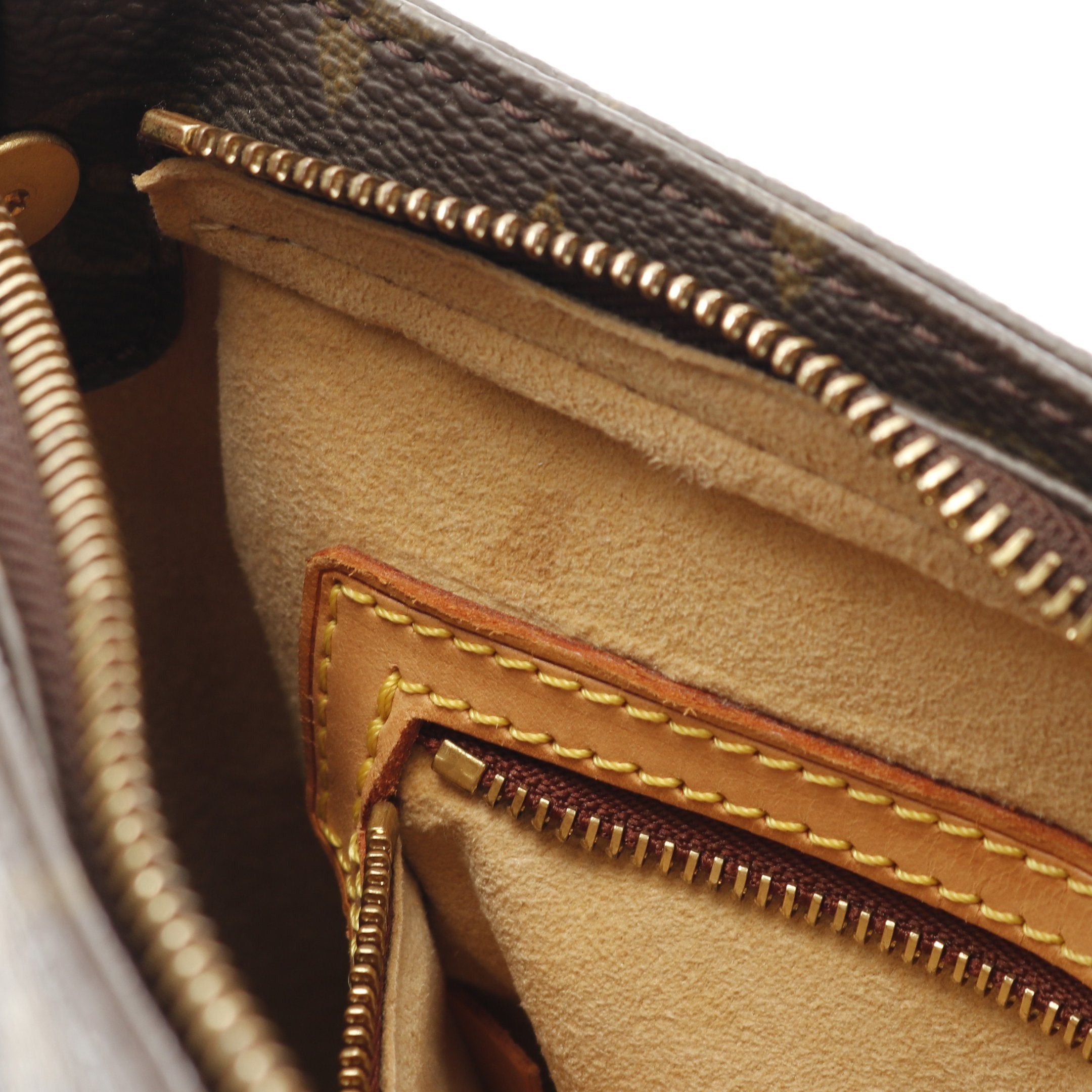 Louis Vuitton Louis Vuitton Looping Mm Monogram Shoulder Bag Leather Brown Size ONE SIZE - 9 Thumbnail