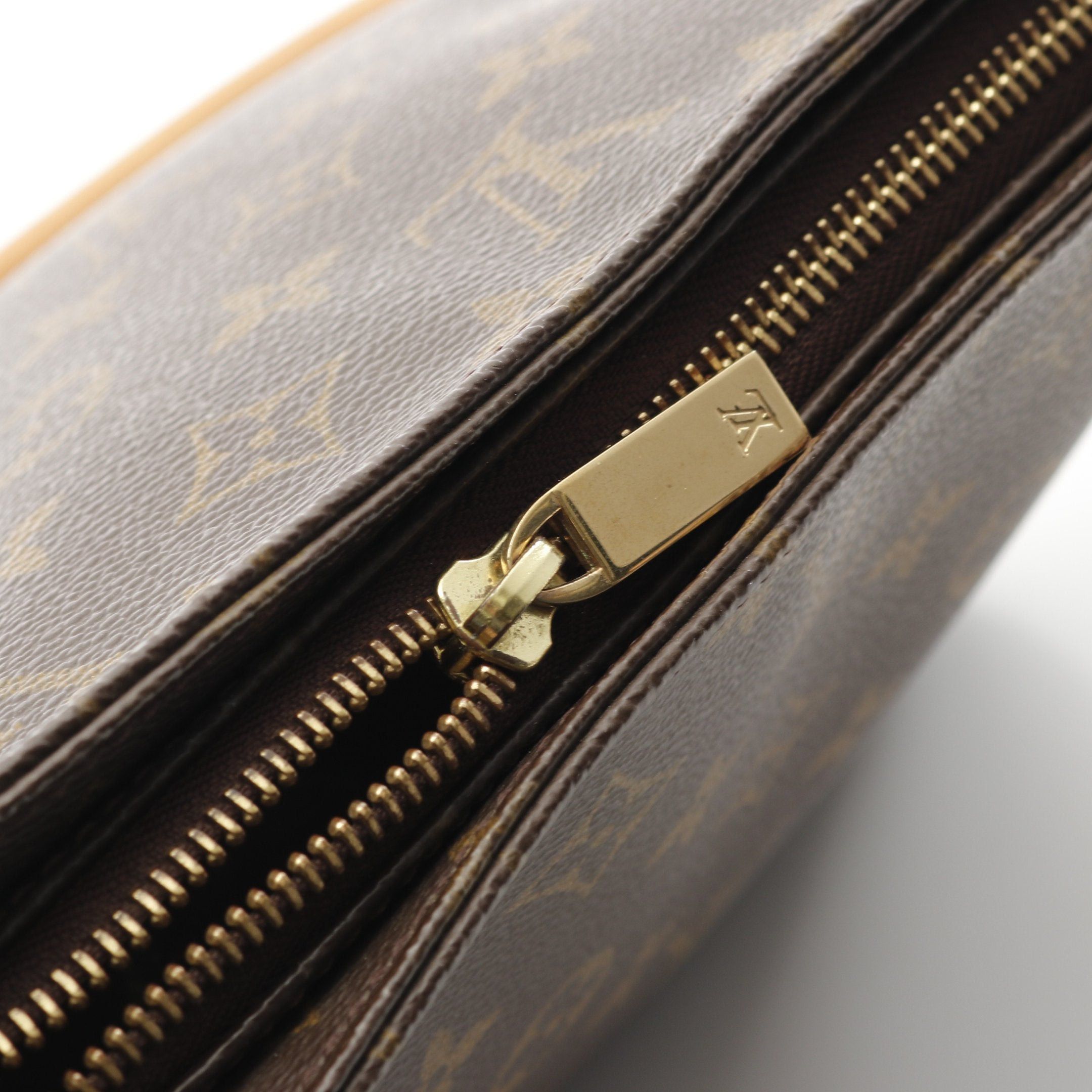 Louis Vuitton Louis Vuitton Looping Mm Monogram Shoulder Bag Leather Brown Size ONE SIZE - 8 Thumbnail