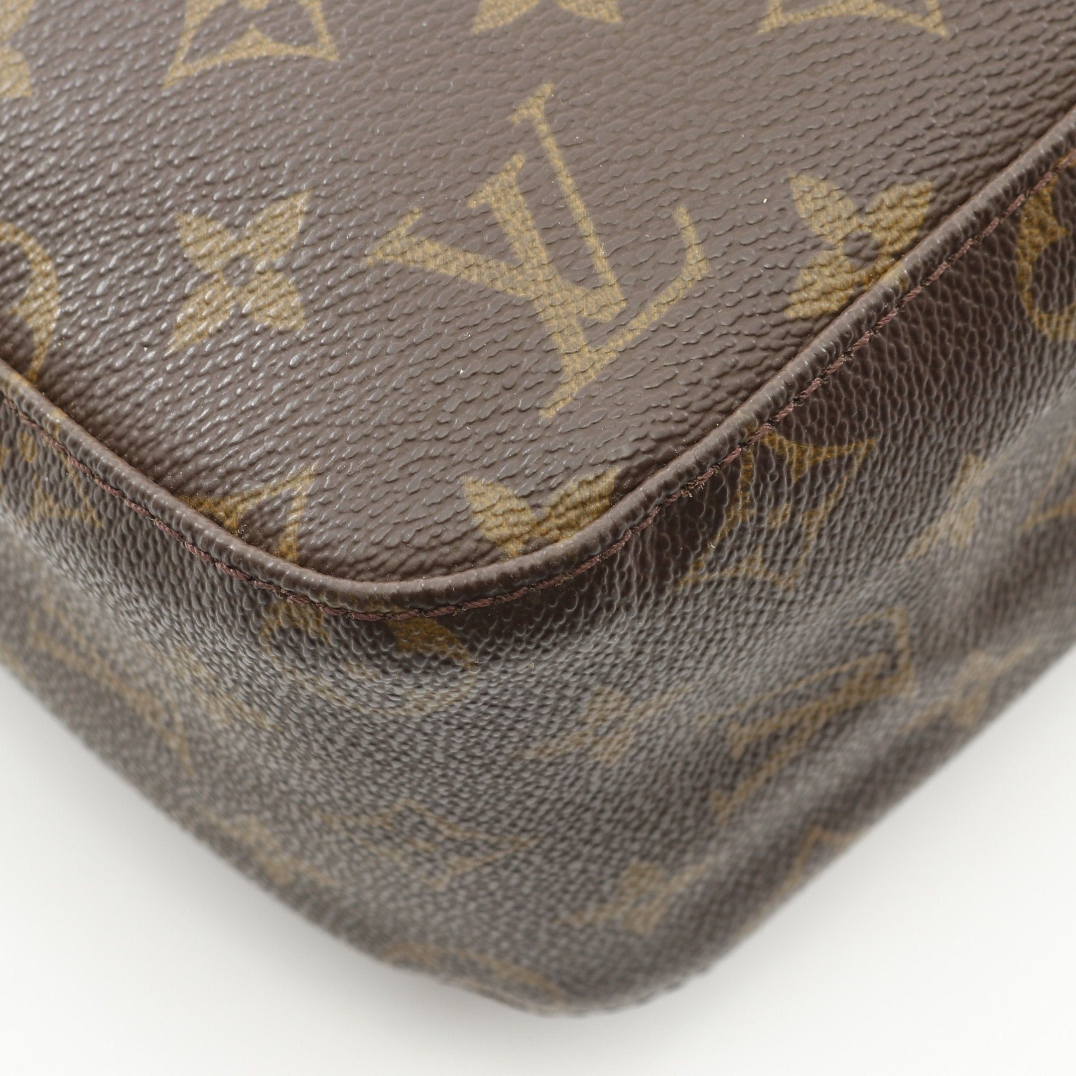 Louis Vuitton Louis Vuitton Looping Mm Monogram Shoulder Bag Leather Brown Size ONE SIZE - 5 Thumbnail