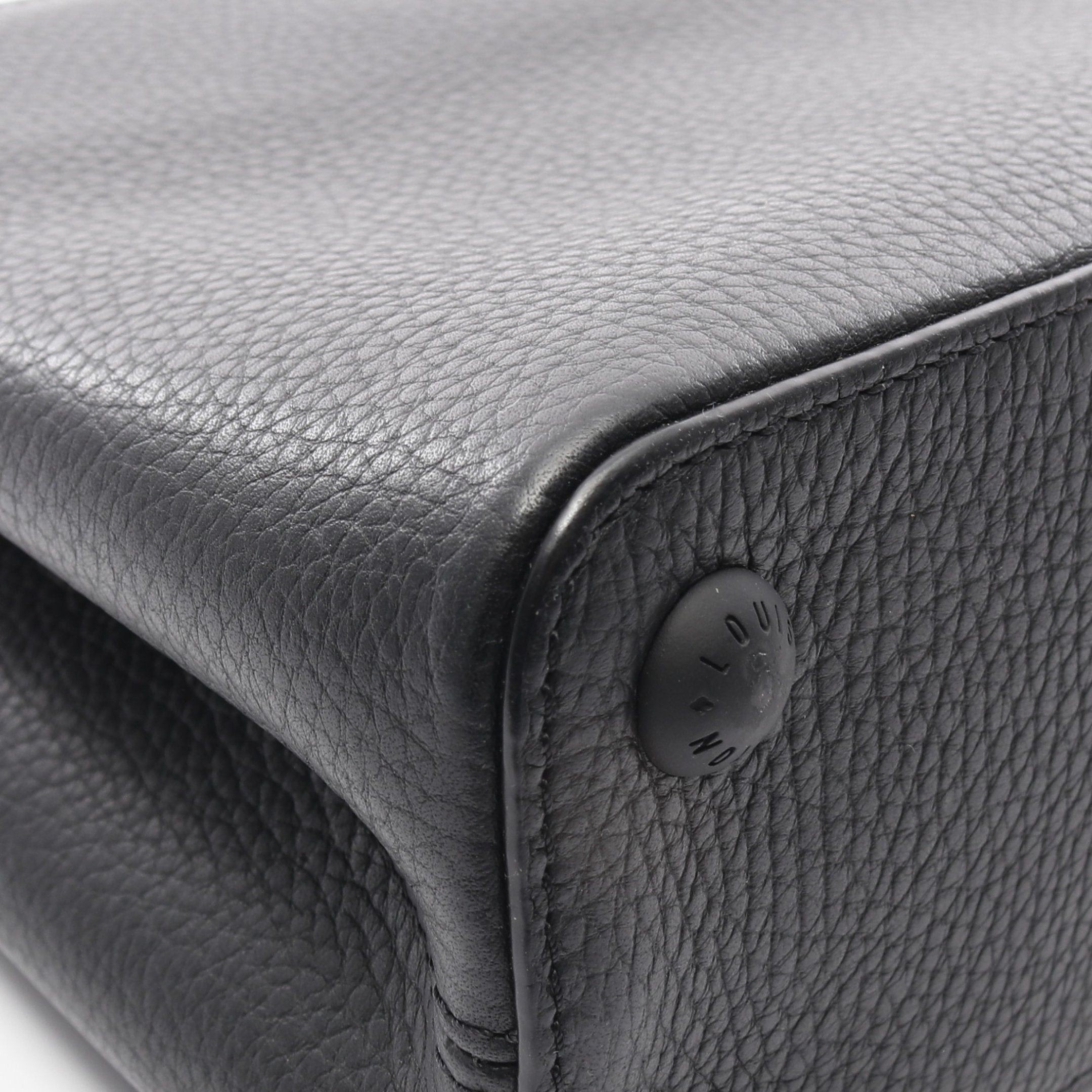 Louis Vuitton Louis Vuitton Capucines Bb Handbag Taurillon Leather Black Size ONE SIZE - 5 Thumbnail