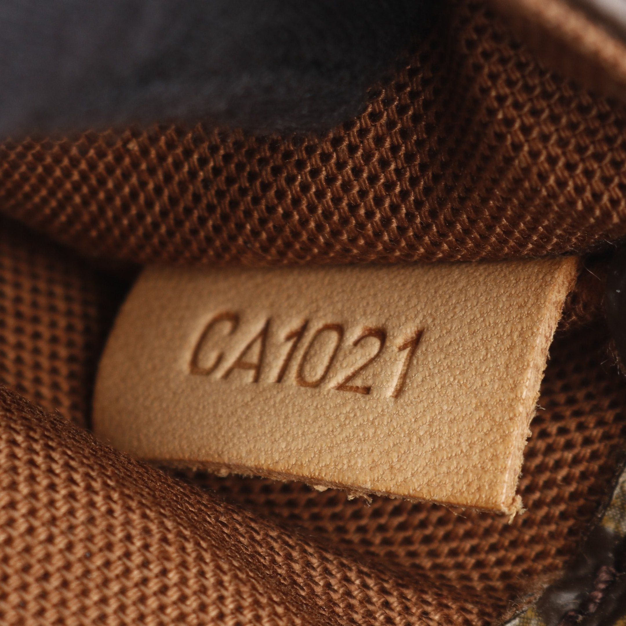 Louis Vuitton Louis Vuitton Pochette Ganju Monogram Body Bag Leather Brown Size ONE SIZE - 5 Thumbnail