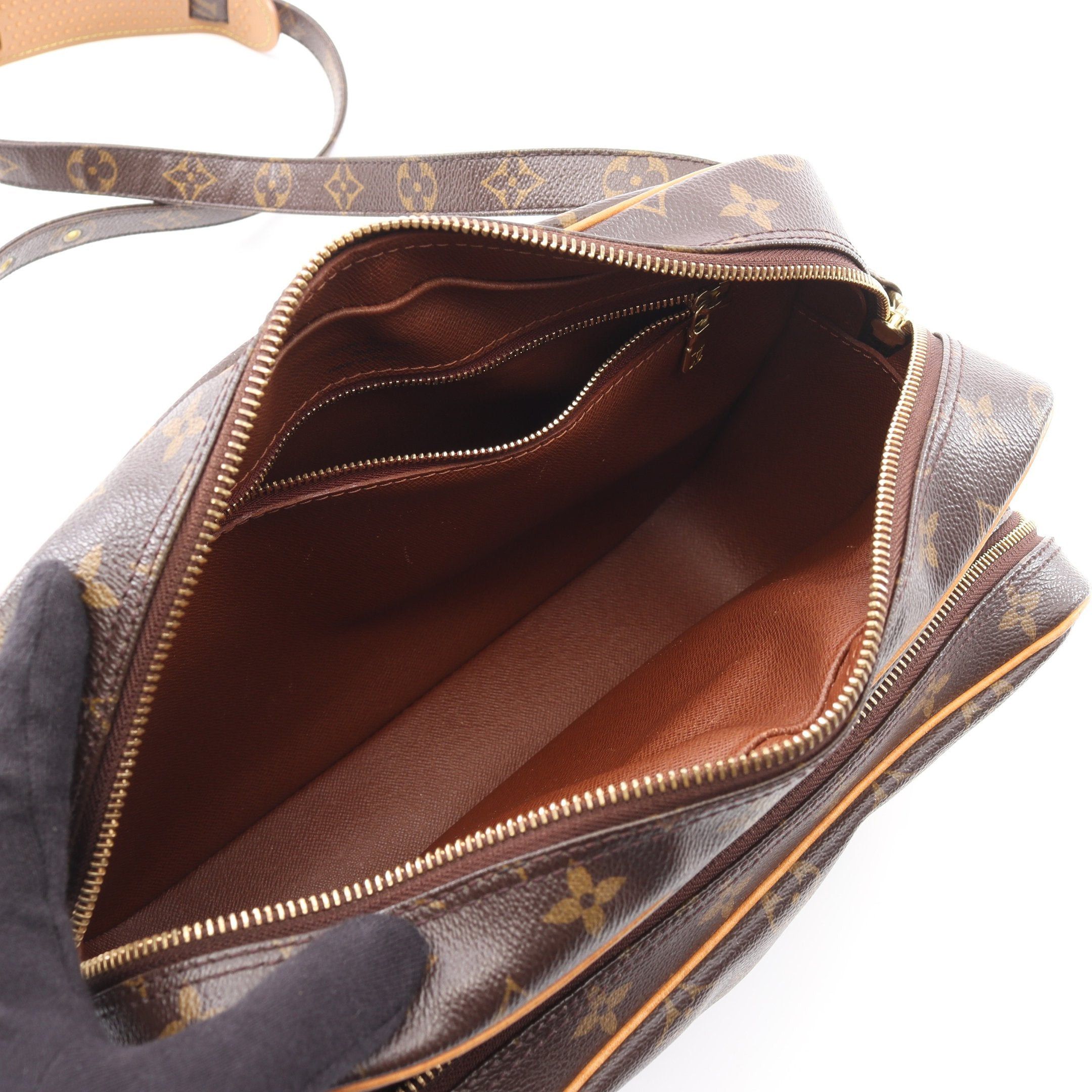 Louis Vuitton Louis Vuitton Nil Monogram Shoulder Bag Leather Brown Size ONE SIZE - 3 Thumbnail