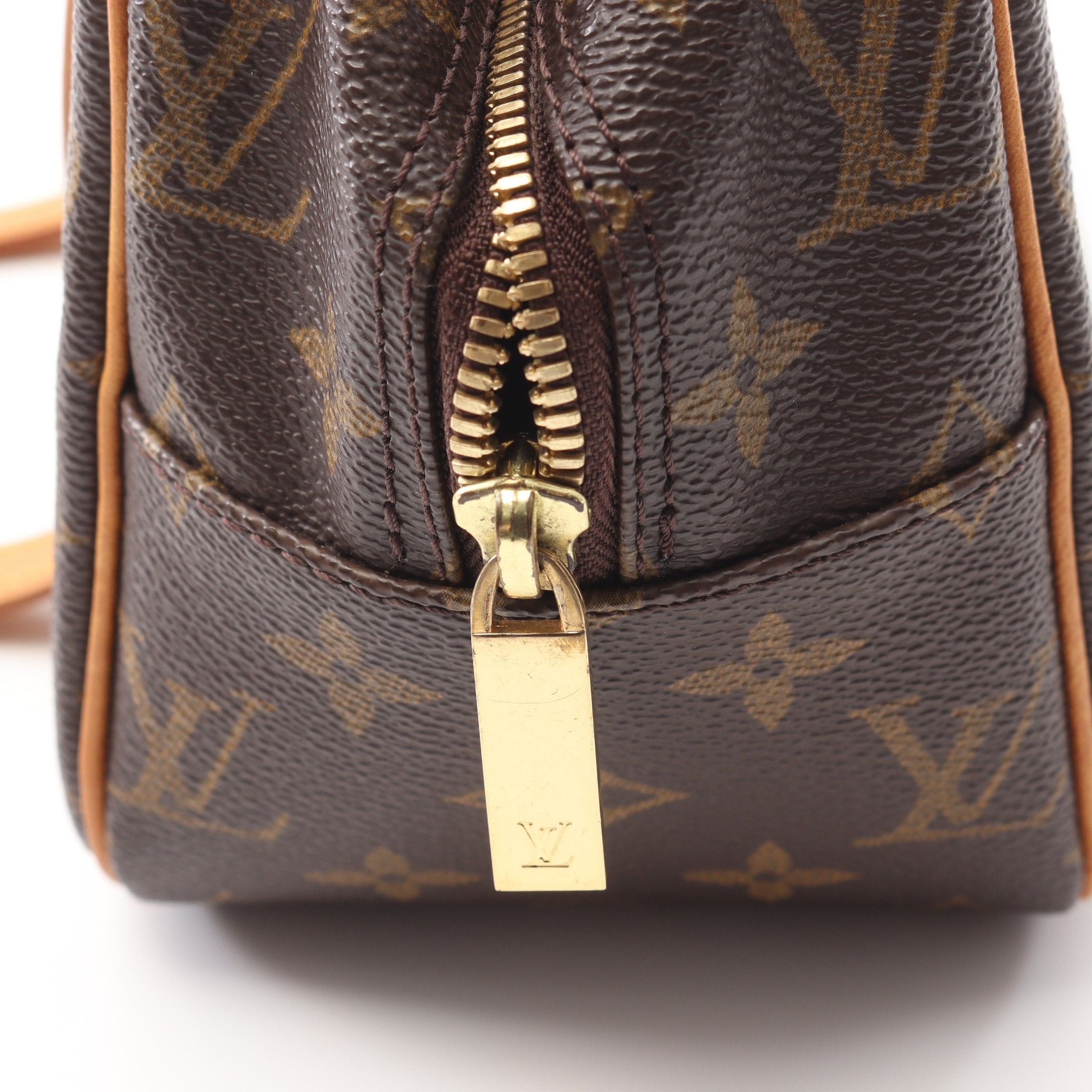 Louis Vuitton Louis Vuitton Cite Mm Monogram Shoulder Bag Leather Brown Size ONE SIZE - 8 Thumbnail