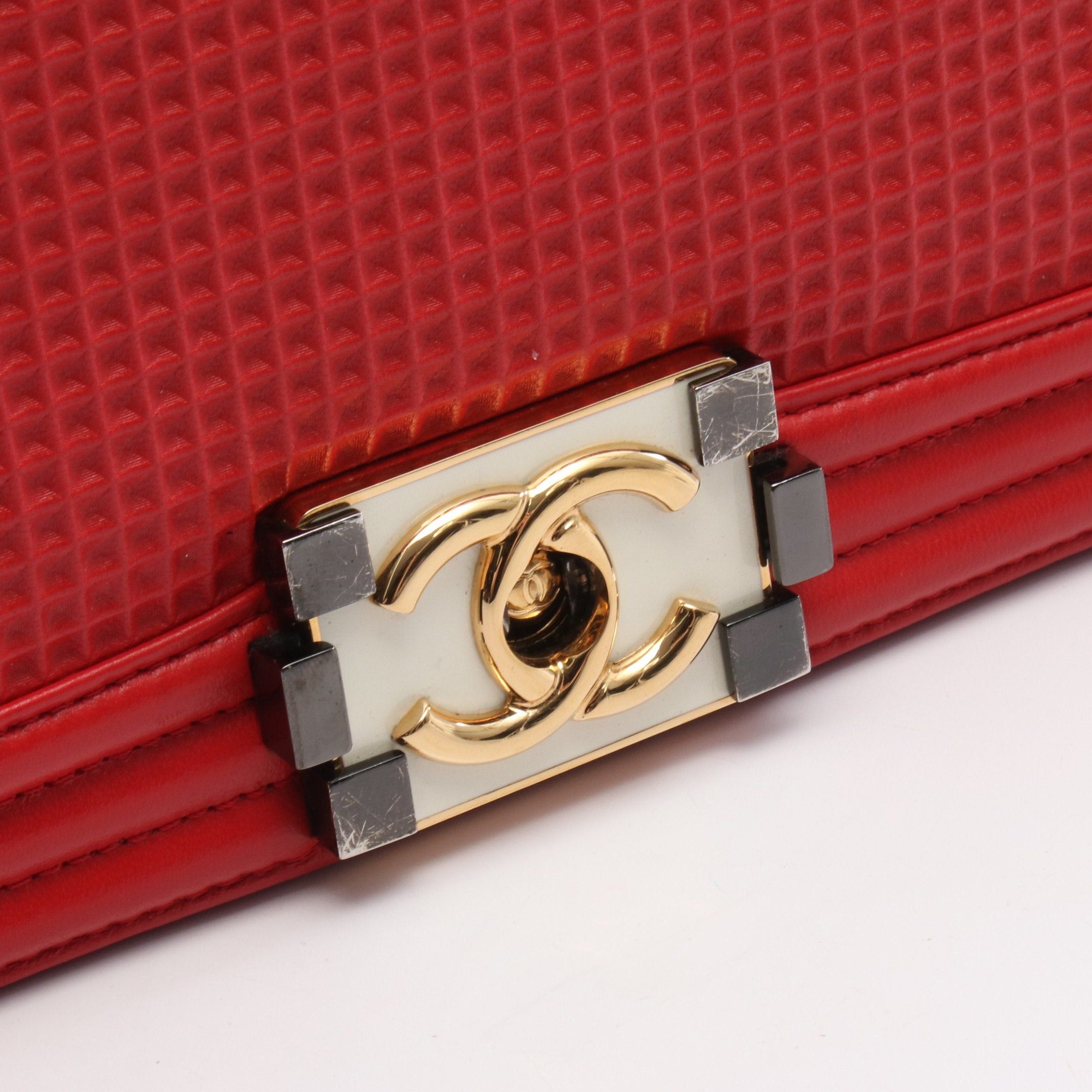 Chanel Chanel Boy Chanel Large Matelasse Chain Shoulder Bag Leather Red Gold Hardware Size ONE SIZE - 6 Thumbnail
