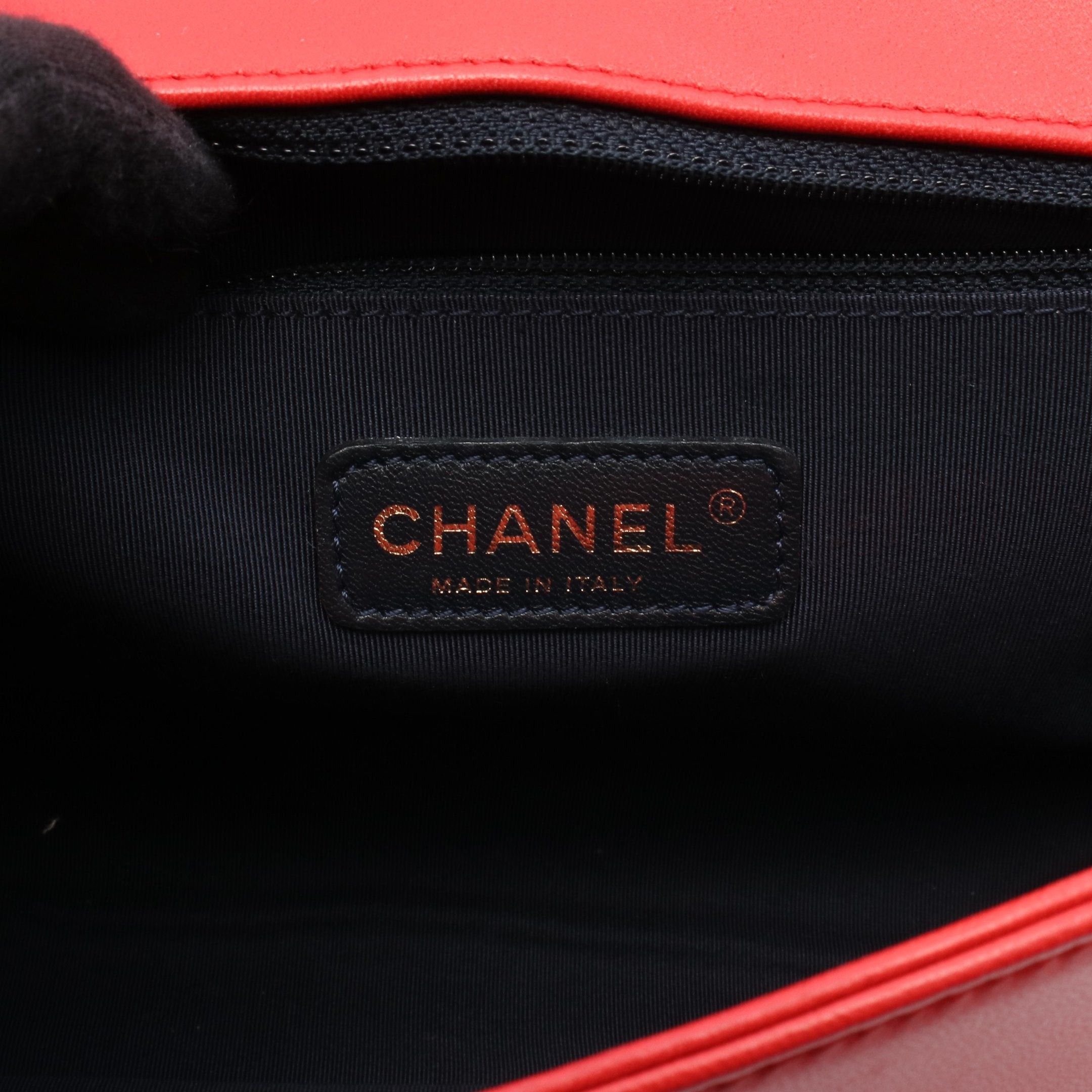 Chanel Chanel Boy Chanel Large Matelasse Chain Shoulder Bag Leather Red Gold Hardware Size ONE SIZE - 4 Thumbnail