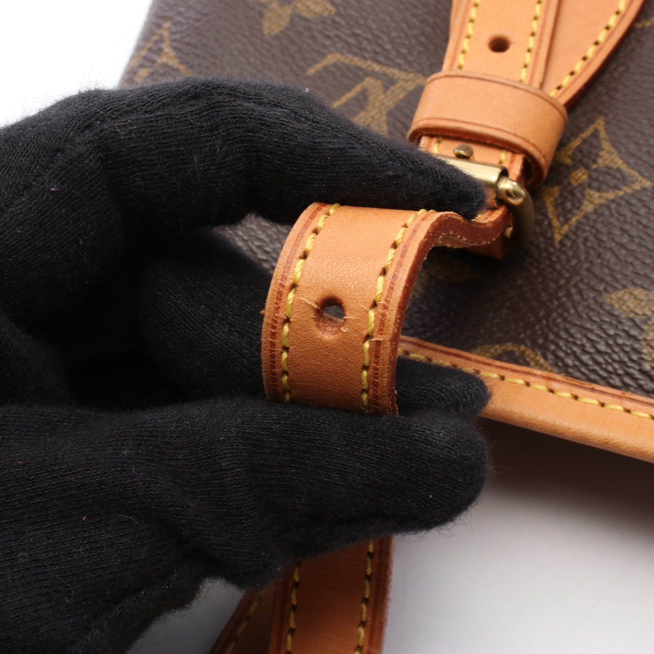 Louis Vuitton Louis Vuitton Bucket Pm Monogram Handbag Leather Brown Size ONE SIZE - 8 Thumbnail