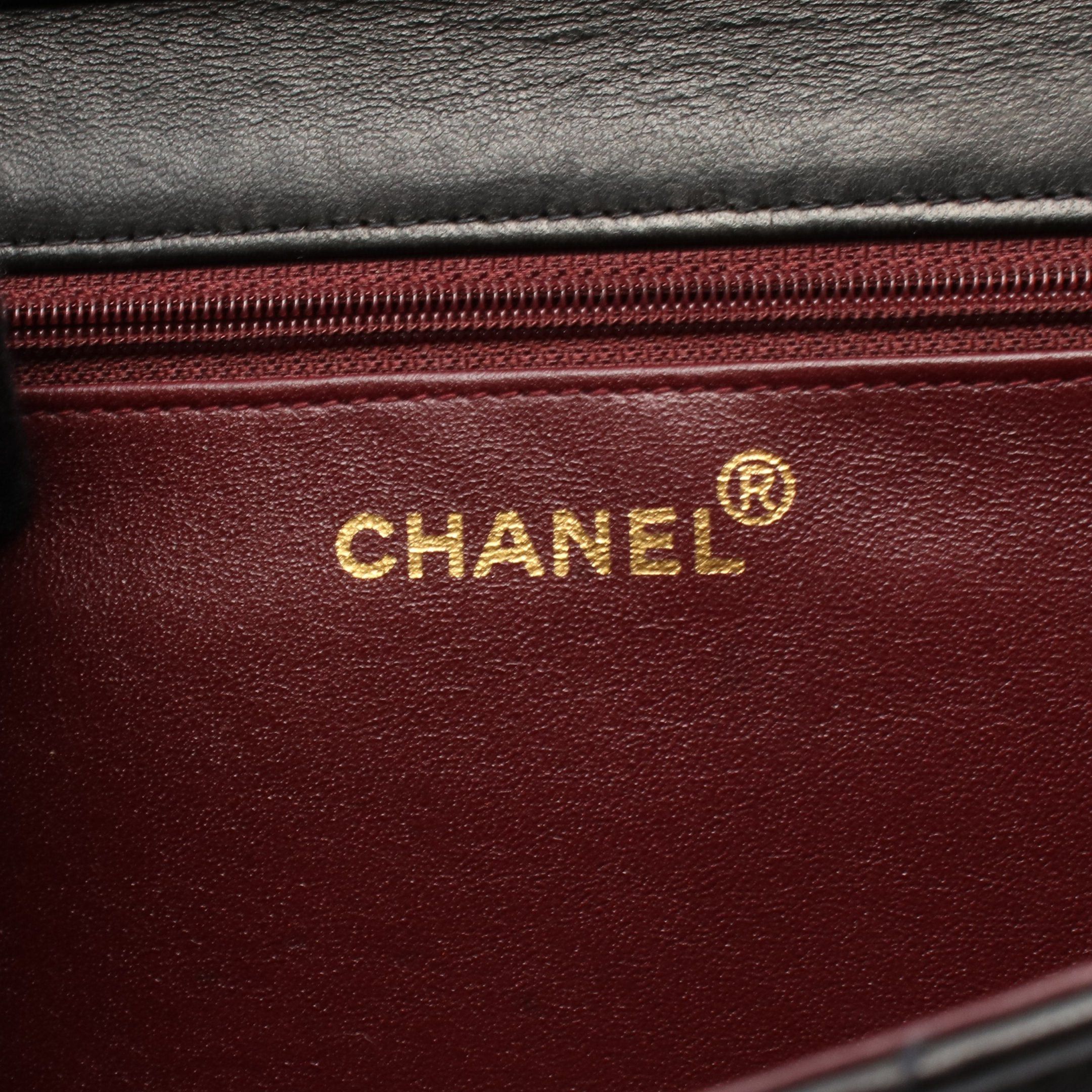 Chanel Chanel Matelasse Chain Shoulder Bag Lambskin Black Gold Hardware Size ONE SIZE - 4 Thumbnail