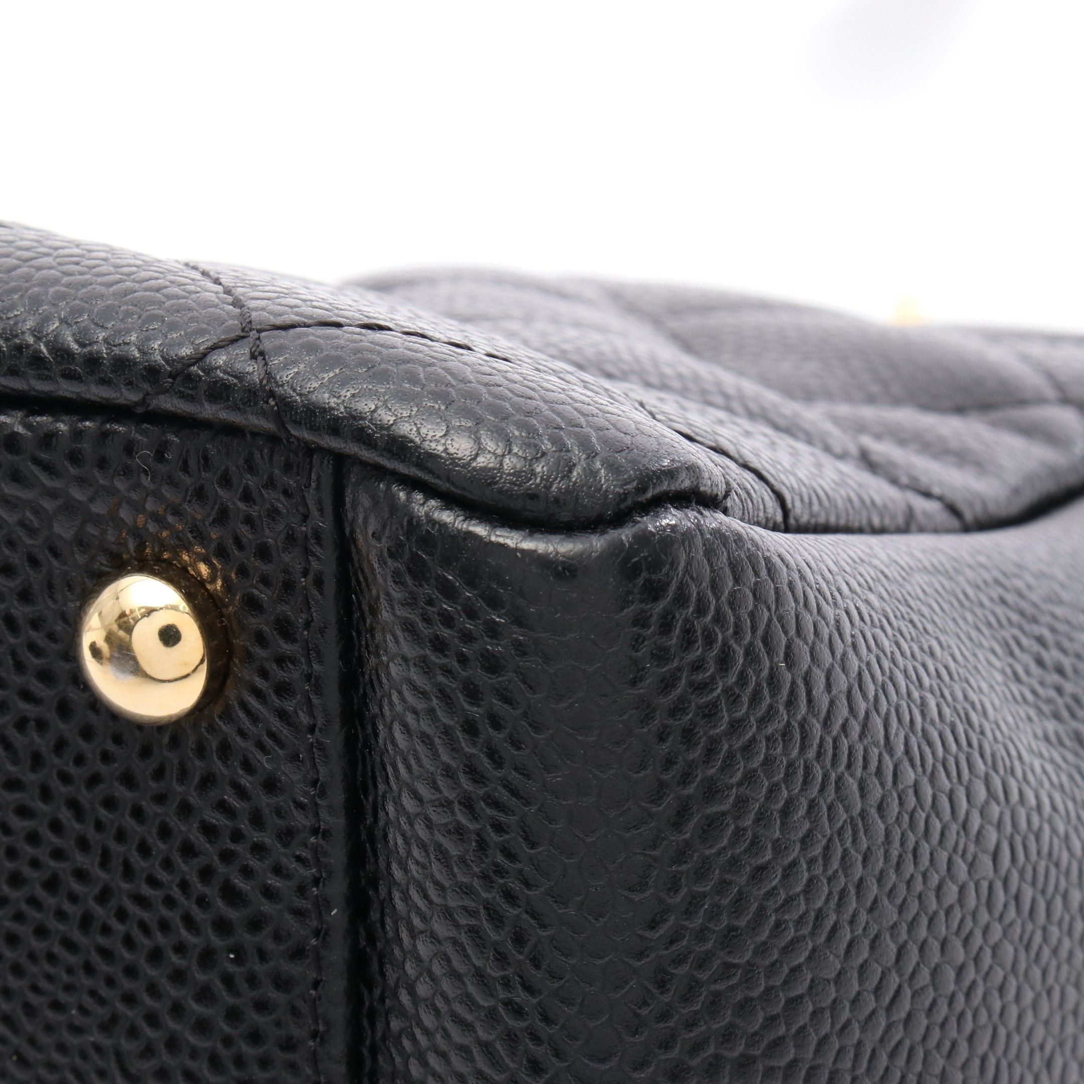 Chanel Chanel Matelasse Chain Shoulder Bag Caviar Skin Black Gold Hardware Size ONE SIZE - 7 Thumbnail