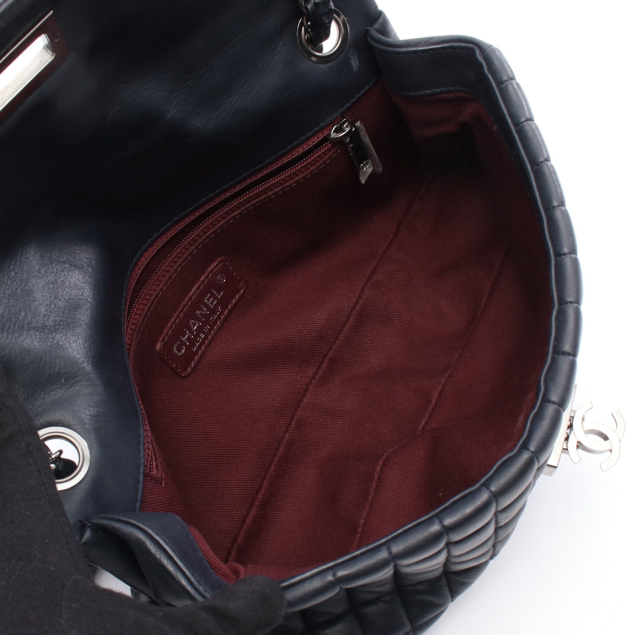 Chanel Chanel Chocolate Bar Chain Shoulder Bag Leather Dark Navy Silver Hardware Size ONE SIZE - 3 Thumbnail