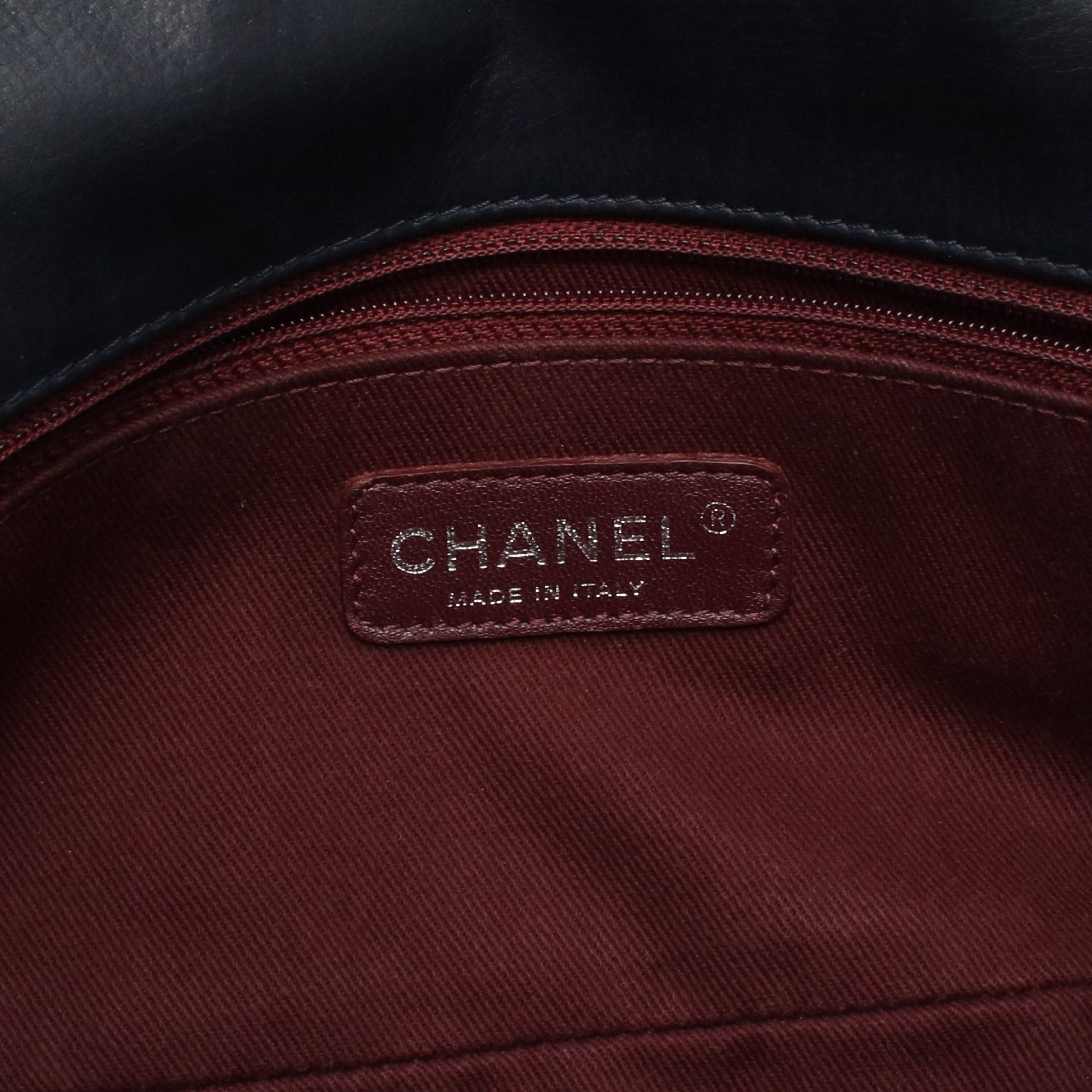 Chanel Chanel Chocolate Bar Chain Shoulder Bag Leather Dark Navy Silver Hardware Size ONE SIZE - 4 Thumbnail
