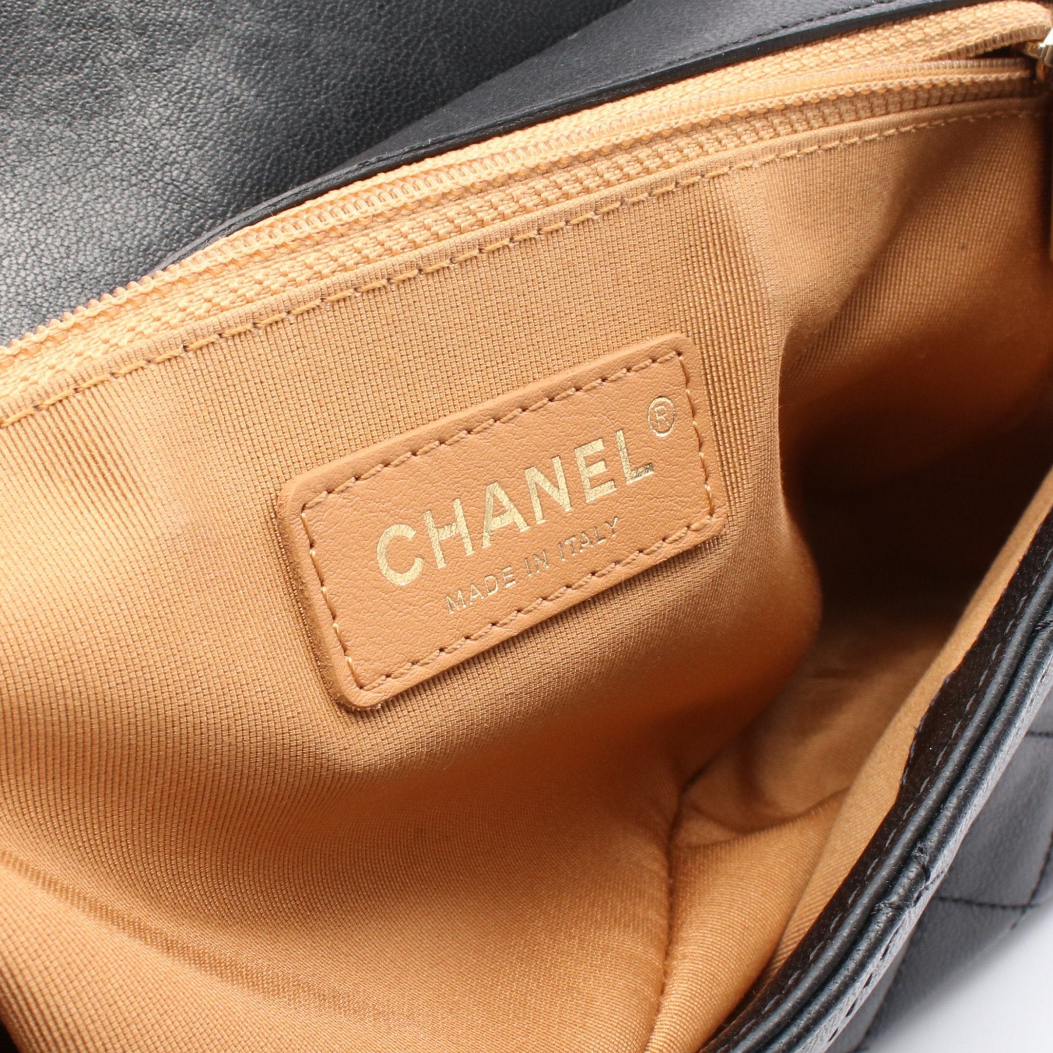 Chanel Chanel Matelasse Shoulder Bag Leather Black Gold Hardware Size ONE SIZE - 4 Thumbnail
