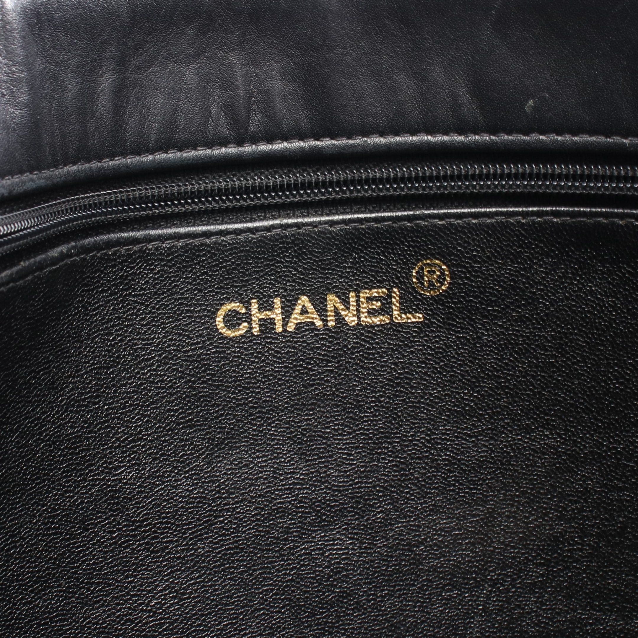 Chanel Chanel Chain Shoulder Bag Tote Lambskin Black Gold Hardware Size ONE SIZE - 4 Thumbnail
