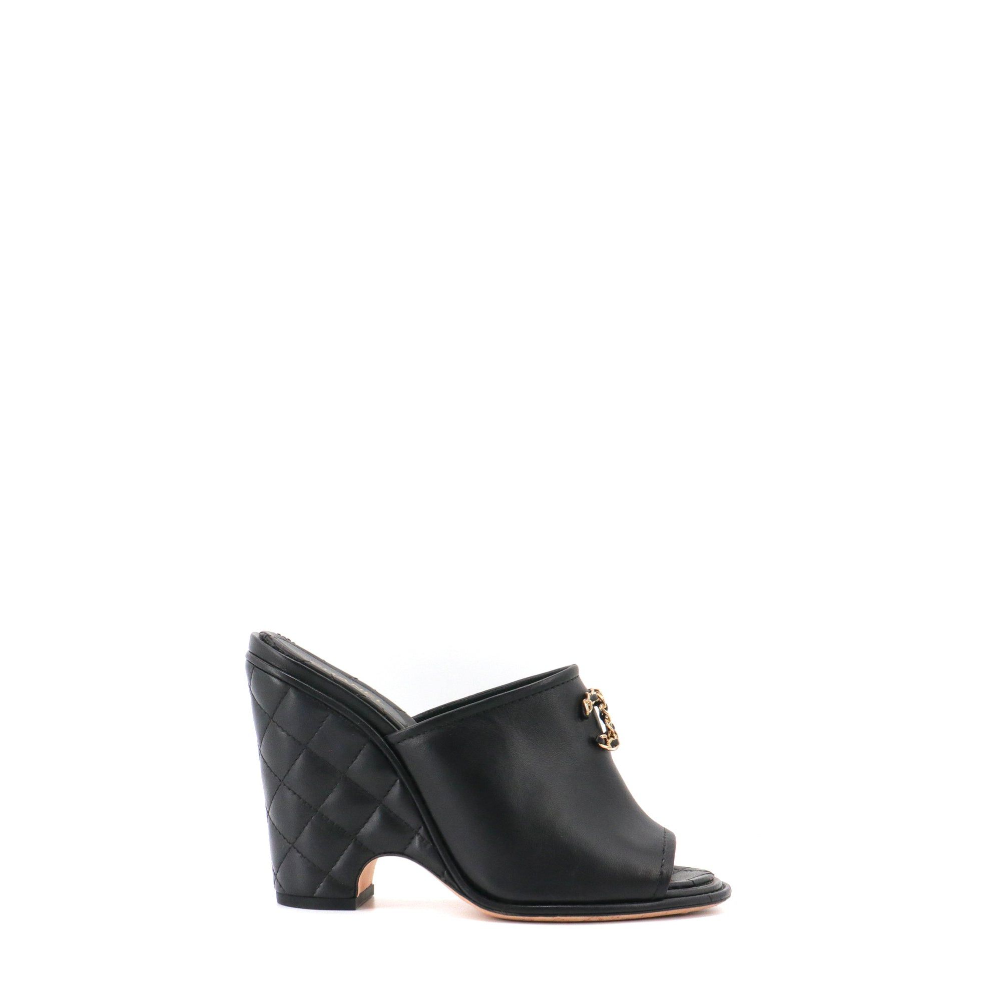 Chanel CHANEL - Chanel 19 sandals in black quilted leather (size 39.5) Size US 8.5 / IT 38.5 - 2 Thumbnail