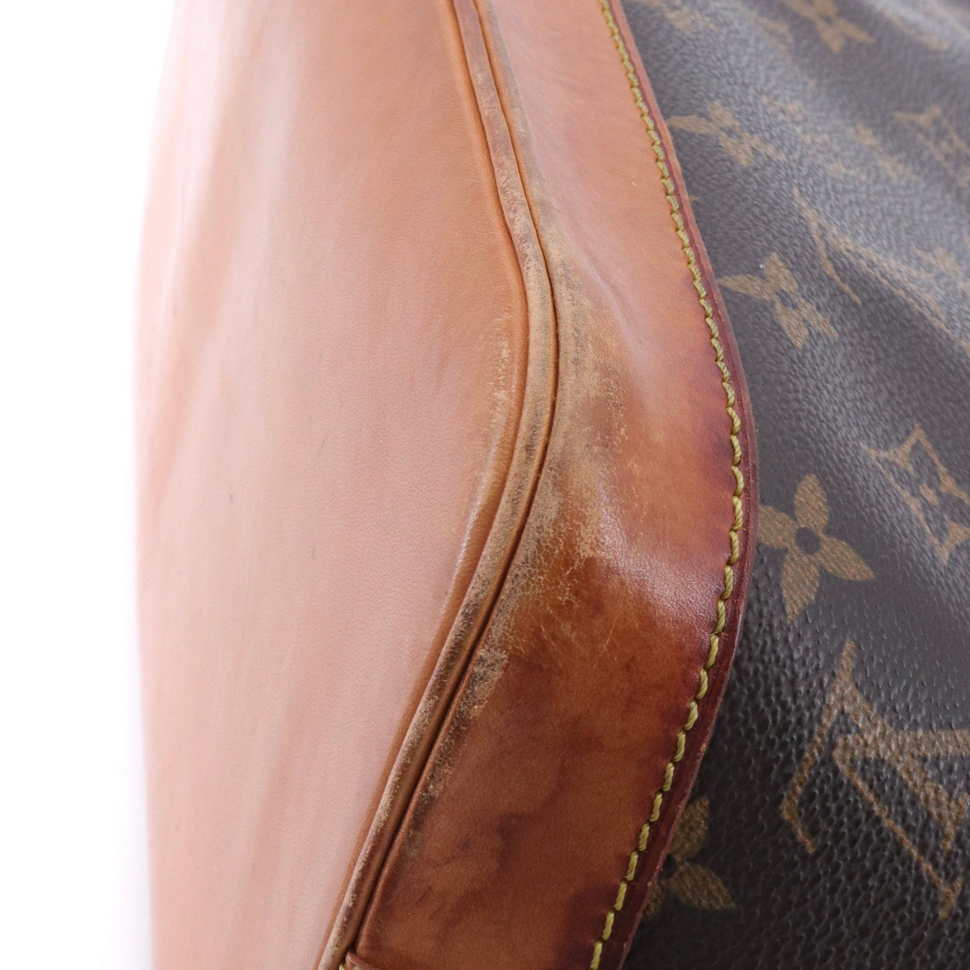 Louis Vuitton LOUIS VUITTON - Louis Vuitton Alma PM handbag in vintage monogrammed canvas Size ONE SIZE - 9 Thumbnail