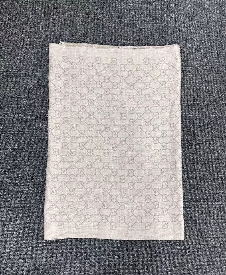 Gucci Gucci Printed Wool Scarf in Beige Color Size ONE SIZE - 2 Thumbnail