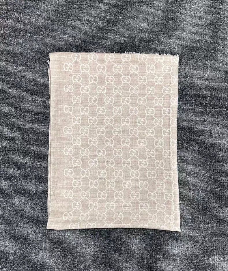 Gucci Gucci Printed Wool Scarf in Beige Color Size ONE SIZE - 3 Thumbnail