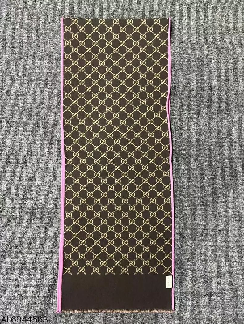 Gucci Gucci Double-Sided Scarf in Pink Color Size ONE SIZE - 3 Thumbnail