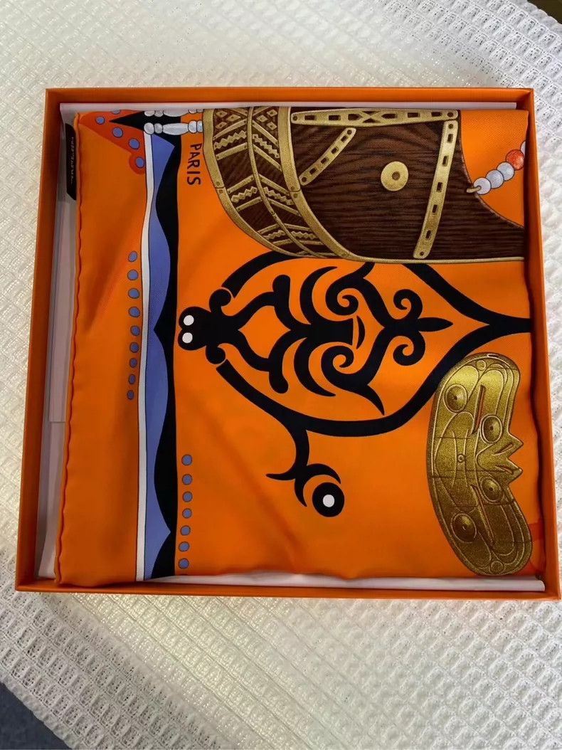 Hermes Hermes Silk Scarf 90x90 Brand New Size ONE SIZE - 2 Thumbnail