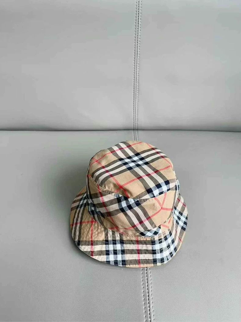 Burberry Burberry Fisherman Hat in New Condition Size ONE SIZE - 2 Thumbnail